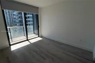 121 NE 34th St, Miami, FL 33137 - Photo 9