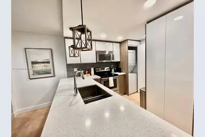 600 NE 36th St #1220, Miami, FL 33137 - Photo 3