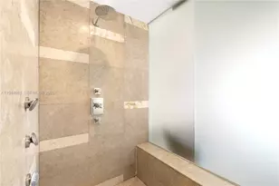 3737 Collins Ave, Miami Beach, FL 33140 - Photo 15