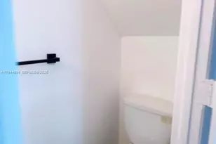 984 W 40th St, Hialeah, FL 33012 - Photo 3