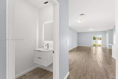 996 Bent Creek Dr, Fort Pierce, FL 34947 - Photo 5