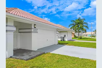 9654 Sun Pointe Dr, Boynton Beach, FL 33437 - Photo 3