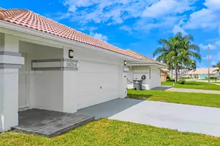 9654 Sun Pointe Dr, Boynton Beach, FL 33437 - Photo 3