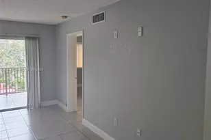 15201 SW 80th St, Miami, FL 33193 - Photo 9
