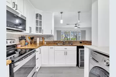 3804 NW 121st Ave, Sunrise, FL 33323 - Photo 3