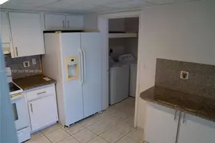 8093 NW 99th St, Hialeah Gardens, FL 33016 - Photo 9