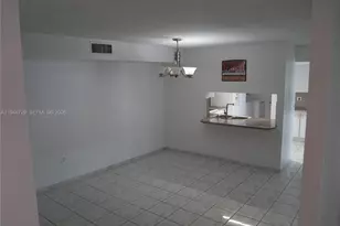 8093 NW 99th St, Hialeah Gardens, FL 33016 - Photo 5