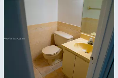 8093 NW 99 Street #2252, Hialeah Gardens, FL 33016 - Photo 11