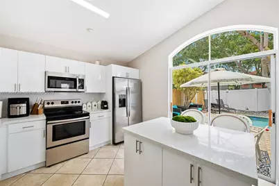 955 Azure Ln, Weston, FL 33326 - Photo 13