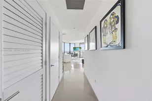 88 SW 7th St, Miami, FL 33130 - Photo 3