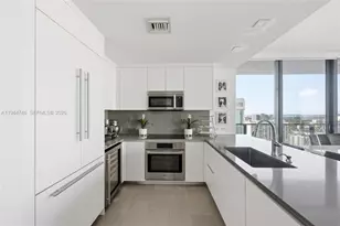 88 SW 7th St, Miami, FL 33130 - Photo 11