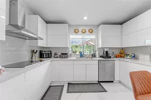 4241 SW 154th Pl, Miami, FL 33185 - Photo 11