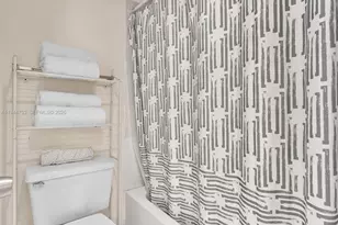 20400 W Country Club Dr, Aventura, FL 33180 - Photo 29