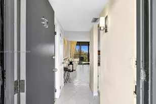 20400 W Country Club Dr, Aventura, FL 33180 - Photo 3