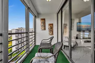 20400 W Country Club Dr, Aventura, FL 33180 - Photo 33