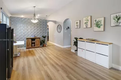 1706 NW 78th Way, Pembroke Pines, FL 33024 - Photo 7