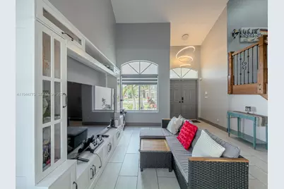 940 SW 177th Way, Pembroke Pines, FL 33029 - Photo 3