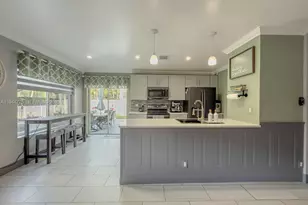 940 SW 177th Way, Pembroke Pines, FL 33029 - Photo 5