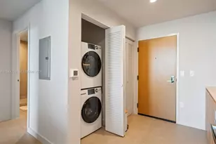 11 NE 6th, Miami, FL 33132 - Photo 9