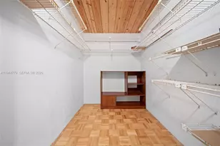 19432 NE 26th Ave, Miami, FL 33180 - Photo 27