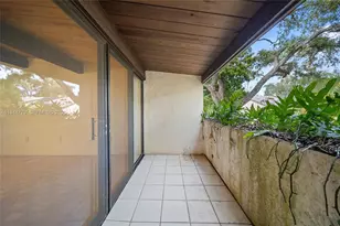 19432 NE 26th Ave, Miami, FL 33180 - Photo 31