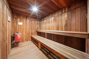 19432 NE 26th Ave, Miami, FL 33180 - Photo 35