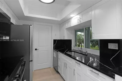 8235 NW 23rd St, Sunrise, FL 33322 - Photo 11