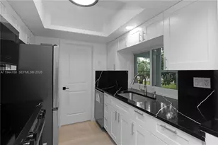 8235 NW 23rd St, Sunrise, FL 33322 - Photo 11