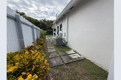 9920 Jamaica Dr, Cutler Bay, FL 33189 - Photo 51