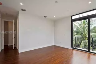 909 NE 16th Terrace, Fort Lauderdale, FL 33304 - Photo 9
