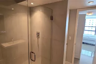 600 NE 36th St, Miami, FL 33137 - Photo 9