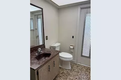 5940 SW 18th St, Plantation, FL 33317 - Photo 15