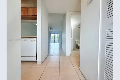 9141 NW 1st Ct #204, Pembroke Pines, FL 33024 - Photo 5