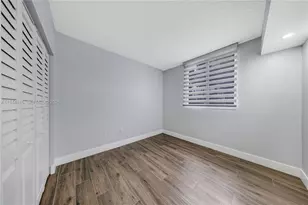 5091 NW 7th St, Miami, FL 33126 - Photo 17