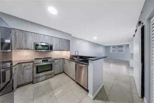 5091 NW 7th St, Miami, FL 33126 - Photo 11
