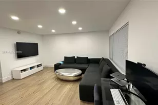 1451 N 12th Ct, Hollywood, FL 33019 - Photo 5