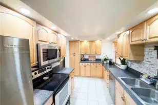 450 Commodore Dr, Plantation, FL 33325 - Photo 21