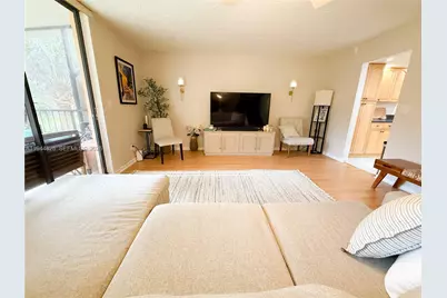 450 Commodore Dr #306, Plantation, FL 33325 - Photo 5