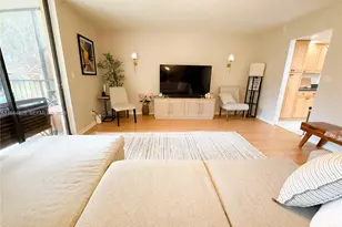 450 Commodore Dr, Plantation, FL 33325 - Photo 5