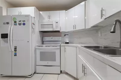 11600 NW 50th Ter, Doral, FL 33178 - Photo 11