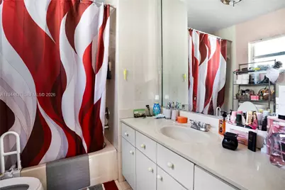 7384 W 29th Ln, Hialeah, FL 33018 - Photo 29