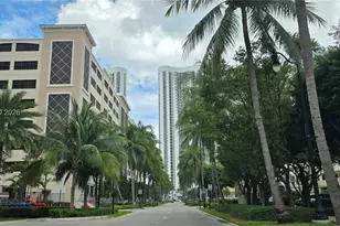 400 Kings Point Dr, Sunny Isles Beach, FL 33160 - Photo 39