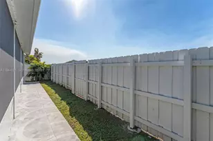 1856 NE 3rd Ct, Homestead, FL 33033 - Photo 7