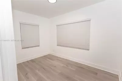 111 SW 31st Ct, Miami, FL 33135 - Photo 9