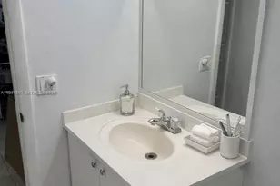 10090 NW 80th Ct, Hialeah Gardens, FL 33016 - Photo 7