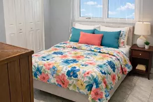 10090 NW 80th Ct, Hialeah Gardens, FL 33016 - Photo 3