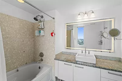 185 SW 7th St #2702, Miami, FL 33130 - Photo 39