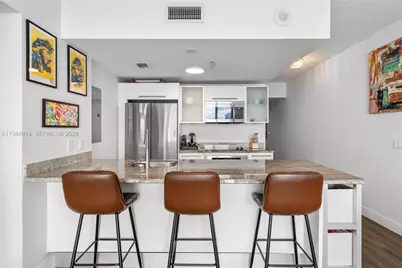 185 SW 7th St #2702, Miami, FL 33130 - Photo 9