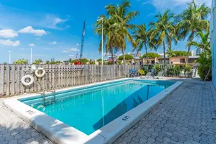 3811 NE 166th St, North Miami Beach, FL 33160 - Photo 25