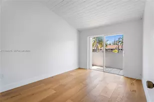 3811 NE 166th St, North Miami Beach, FL 33160 - Photo 9